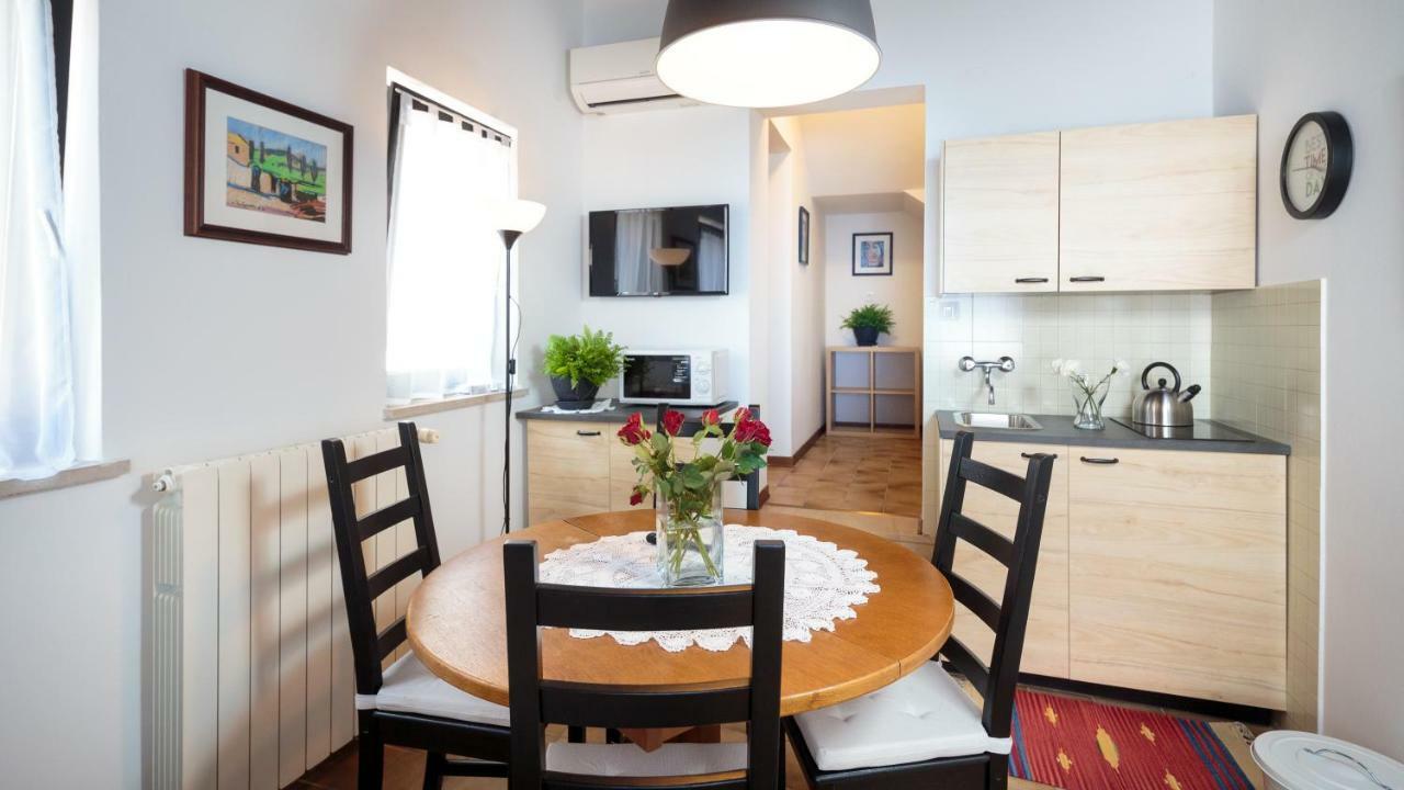 Apartments C52 Rovinj Buitenkant foto